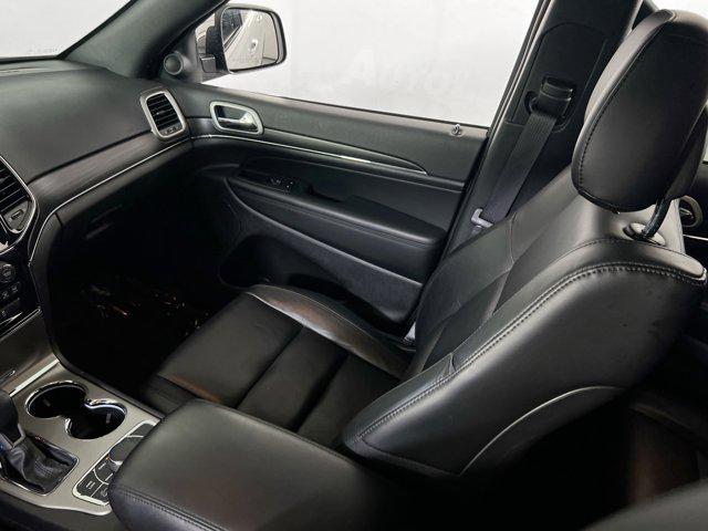 Photo of 2022 Bright White Clearcoat Jeep Grand Cherokee