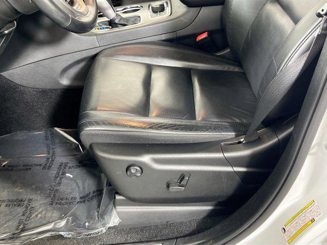Photo of 2022 Bright White Clearcoat Jeep Grand Cherokee