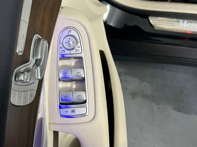 Photo of 2022 Black Mercedes-Benz GLC 300
