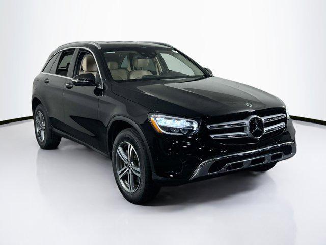 Photo of 2022 Black Mercedes-Benz GLC 300