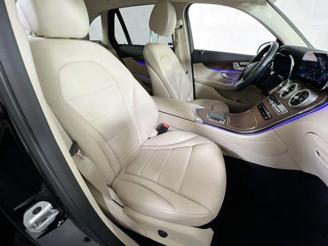 Photo of 2022 Black Mercedes-Benz GLC 300