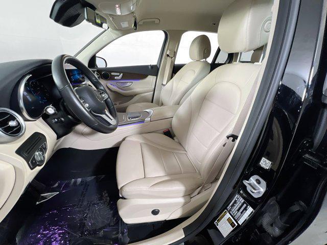Photo of 2022 Black Mercedes-Benz GLC 300