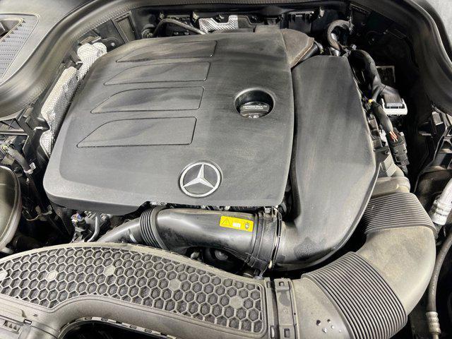 Photo of 2022 Black Mercedes-Benz GLC 300