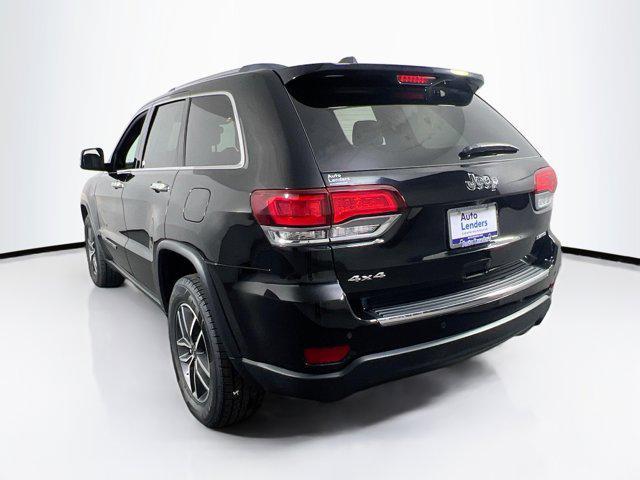 Photo of 2022 Diamond Black Crystal Pearlcoat Jeep Grand Cherokee