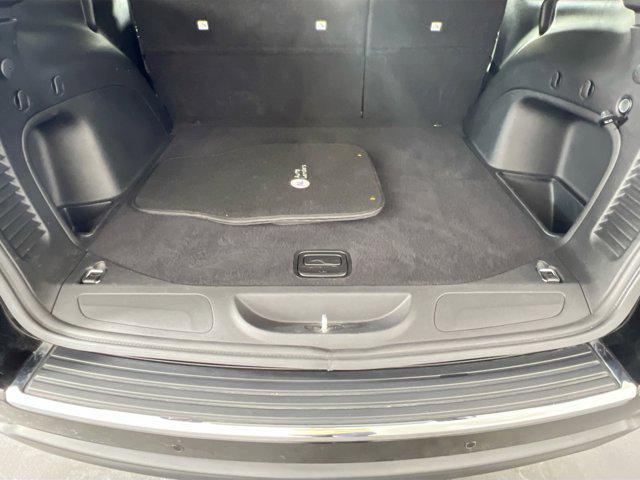 Photo of 2022 Diamond Black Crystal Pearlcoat Jeep Grand Cherokee