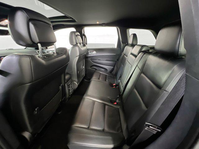 Photo of 2022 Diamond Black Crystal Pearlcoat Jeep Grand Cherokee