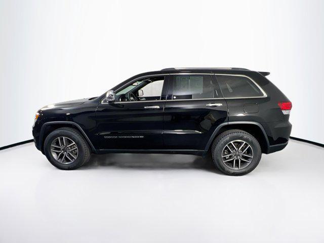 Photo of 2022 Diamond Black Crystal Pearlcoat Jeep Grand Cherokee