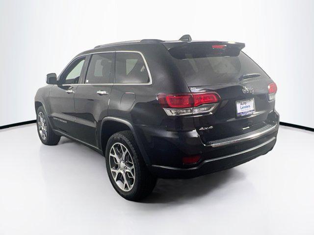 Photo of 2022 Diamond Black Crystal Pearlcoat Jeep Grand Cherokee