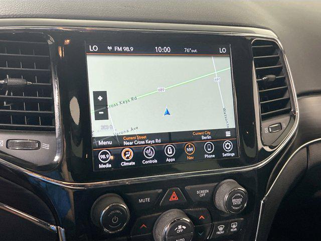 Photo of 2022 Diamond Black Crystal Pearlcoat Jeep Grand Cherokee