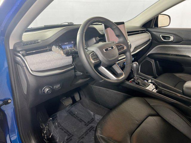 Photo of 2022 Laser Blue Pearlcoat Jeep Compass