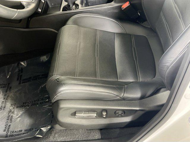 Photo of 2022 Platinum White Pearl Honda CR-V