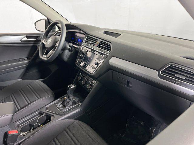 Photo of 2022 Platinum Gray Metallic Volkswagen Tiguan