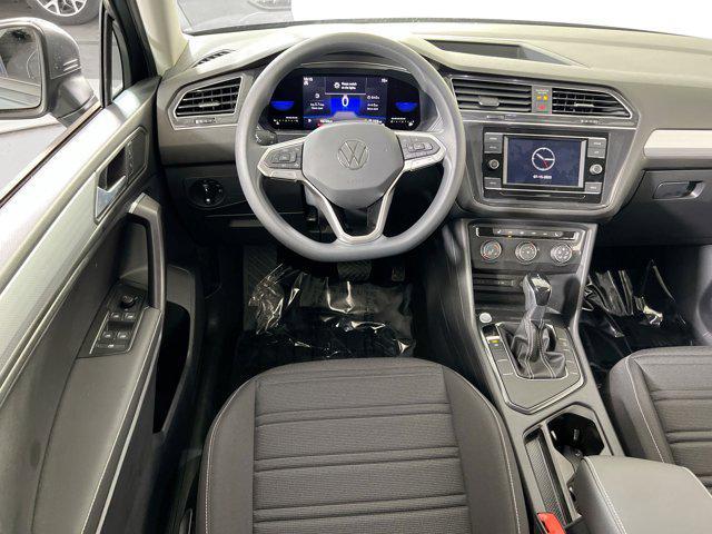 Photo of 2022 Platinum Gray Metallic Volkswagen Tiguan