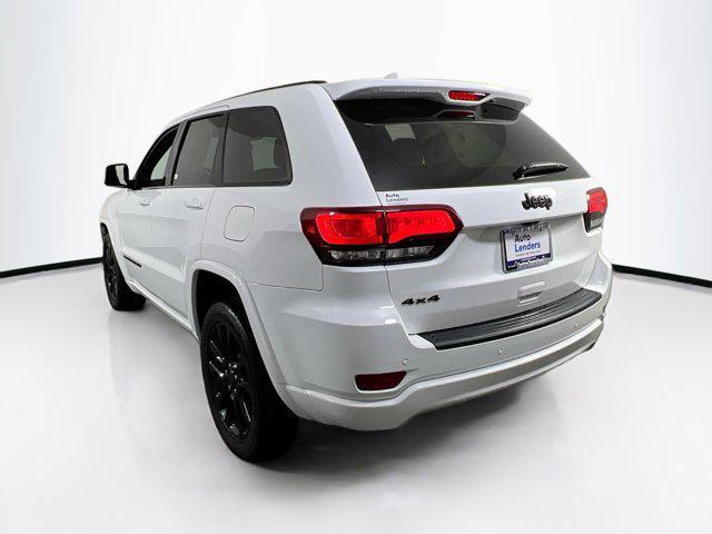 Photo of 2022 Bright White Clearcoat Jeep Grand Cherokee