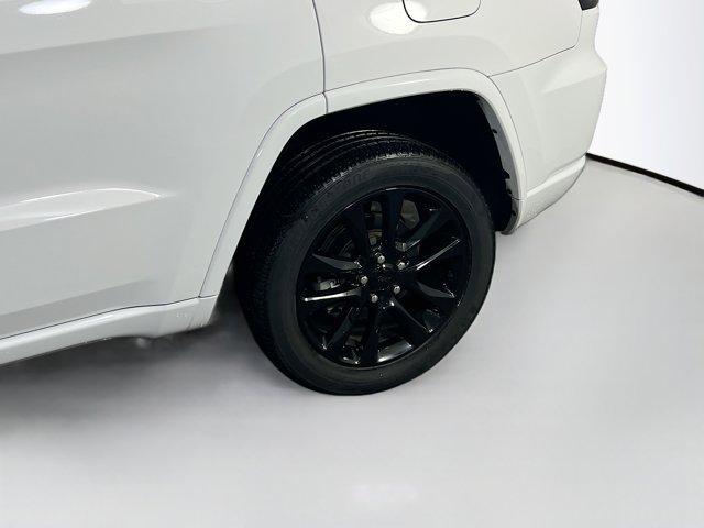 Photo of 2022 Bright White Clearcoat Jeep Grand Cherokee