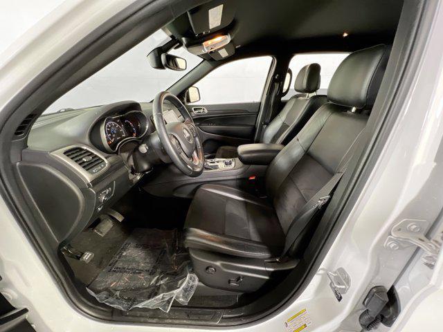 Photo of 2022 Bright White Clearcoat Jeep Grand Cherokee