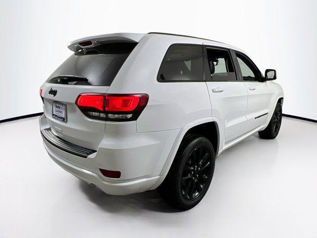 Photo of 2022 Bright White Clearcoat Jeep Grand Cherokee