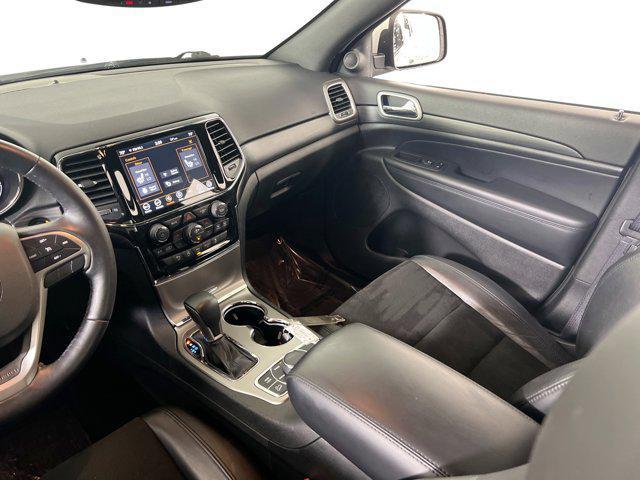 Photo of 2022 Bright White Clearcoat Jeep Grand Cherokee