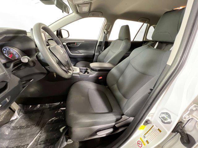 Photo of 2019 Super White Toyota RAV4