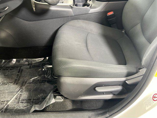 Photo of 2019 Super White Toyota RAV4