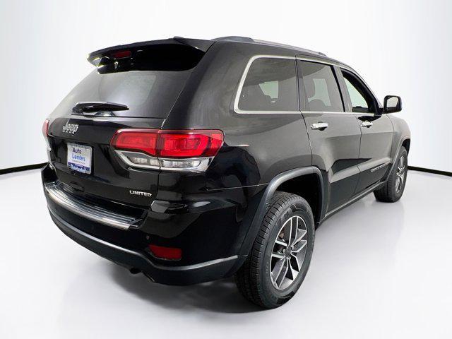 Photo of 2022 Diamond Black Crystal Pearlcoat Jeep Grand Cherokee