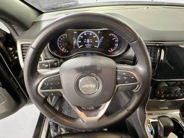 Photo of 2022 Diamond Black Crystal Pearlcoat Jeep Grand Cherokee