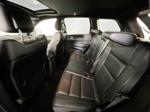 Photo of 2022 Diamond Black Crystal Pearlcoat Jeep Grand Cherokee