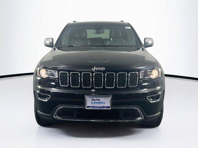 Photo of 2022 Diamond Black Crystal Pearlcoat Jeep Grand Cherokee