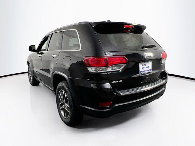 Photo of 2022 Diamond Black Crystal Pearlcoat Jeep Grand Cherokee