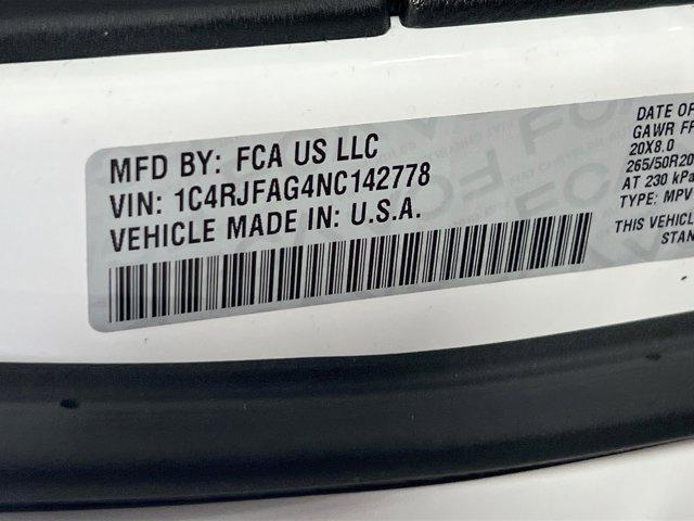 Photo of 2022 Bright White Clearcoat Jeep Grand Cherokee