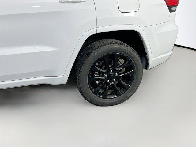 Photo of 2022 Bright White Clearcoat Jeep Grand Cherokee