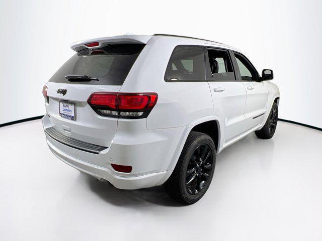 Photo of 2022 Bright White Clearcoat Jeep Grand Cherokee