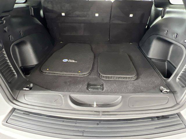 Photo of 2022 Bright White Clearcoat Jeep Grand Cherokee