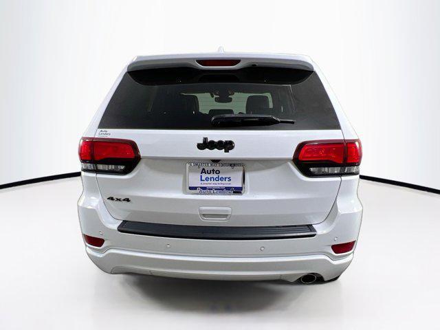 Photo of 2022 Bright White Clearcoat Jeep Grand Cherokee