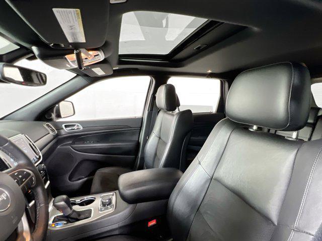 Photo of 2022 Bright White Clearcoat Jeep Grand Cherokee