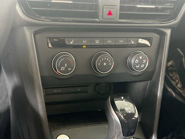 Photo of 2022 Pyrite Silver Metallic Volkswagen Taos