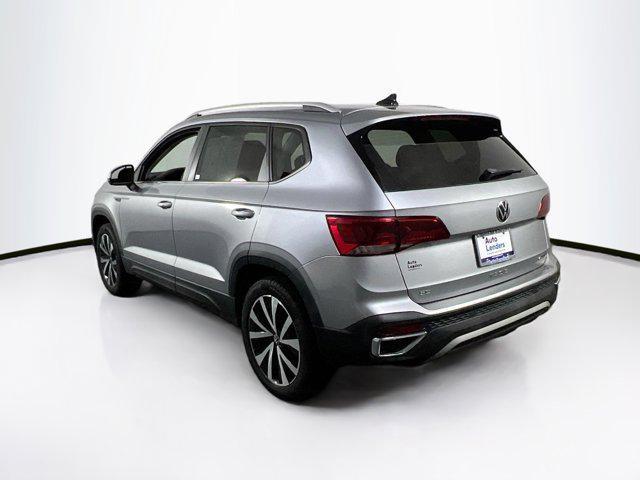 Photo of 2022 Pyrite Silver Metallic Volkswagen Taos