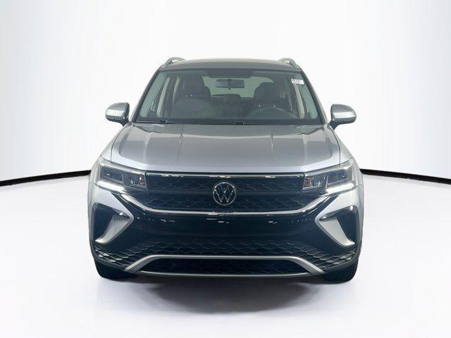 Photo of 2022 Pyrite Silver Metallic Volkswagen Taos