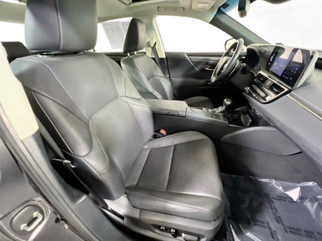 Photo of 2022 Cloudburst Gray Lexus ES 350