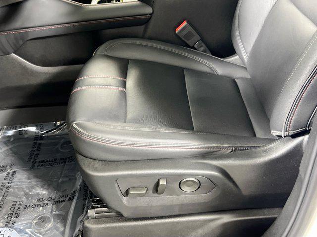 Photo of 2024 Summit White Chevrolet Suburban