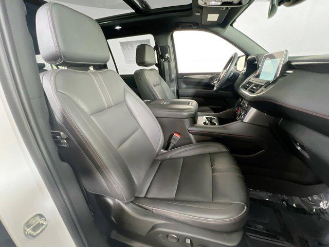 Photo of 2024 Summit White Chevrolet Suburban