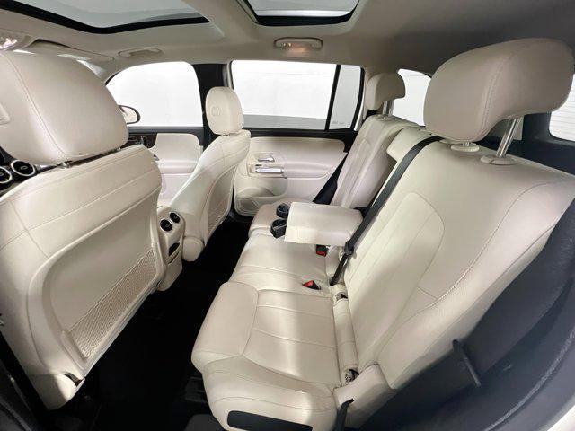 Photo of 2020 Polar White Mercedes-Benz GLB 250