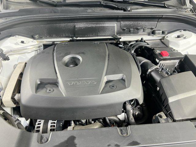 Photo of 2020 Ice White Volvo XC60