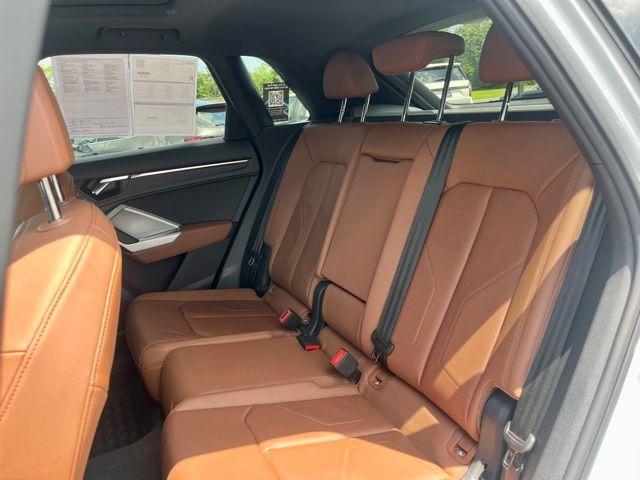 Photo of 2022 Glacier White Metallic Audi Q3