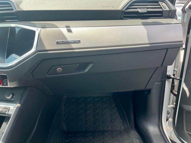 Photo of 2022 Glacier White Metallic Audi Q3