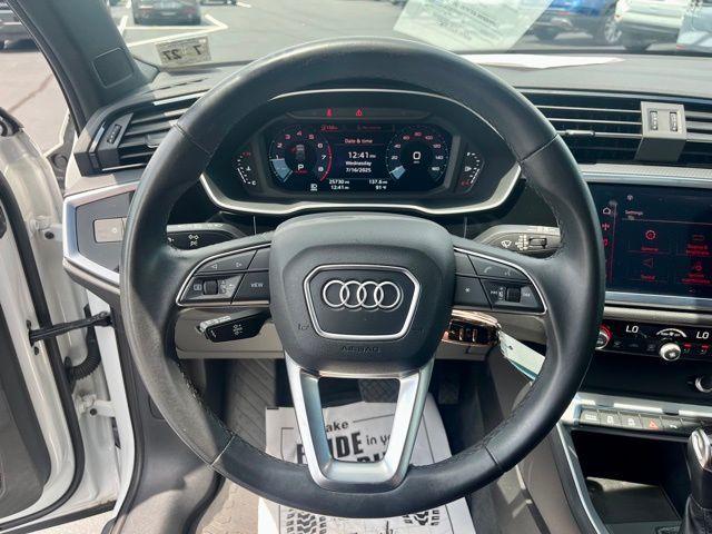 Photo of 2022 Glacier White Metallic Audi Q3