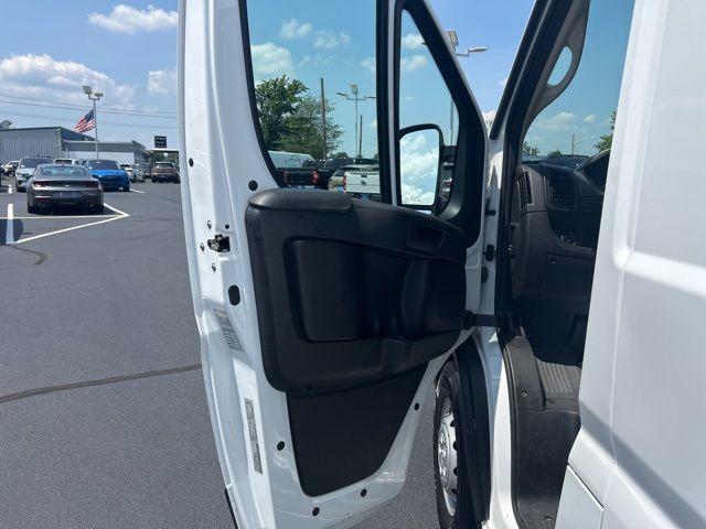 Photo of 2023 Bright White Clearcoat RAM ProMaster 2500