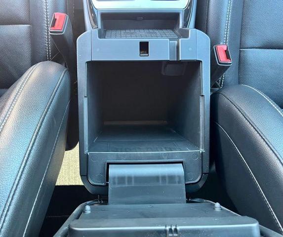 Photo of 2022 Silver Metallic Ford Explorer
