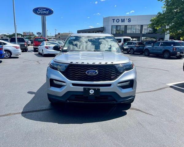 Photo of 2022 Silver Metallic Ford Explorer