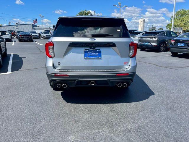 Photo of 2022 Silver Metallic Ford Explorer